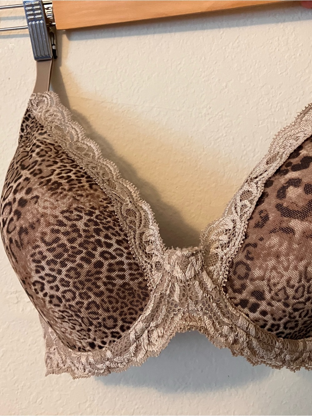 Natori Leopard Print Lace Bra in Taupe and Brown
